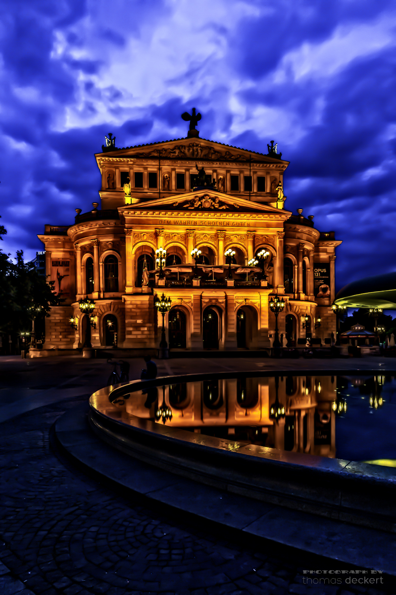 Frankfurt, Alte Oper, Langzeitaufnahme 7 Sek.